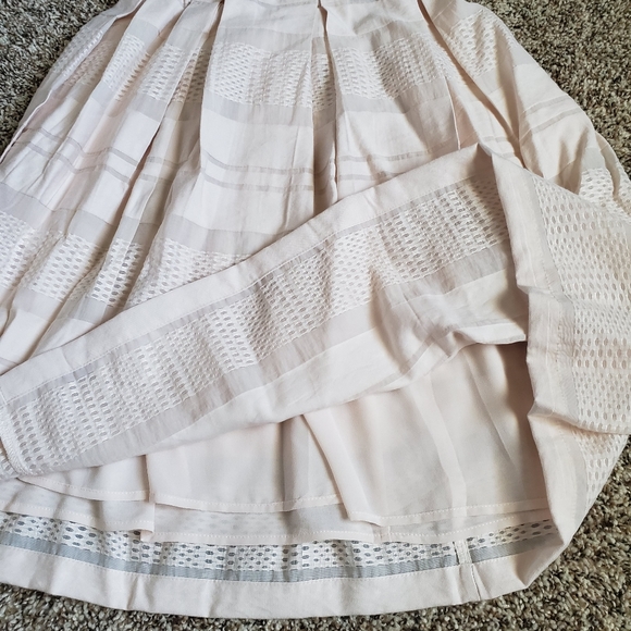 Contemporary skirt, pale pink creme color. - Picture 2 of 5